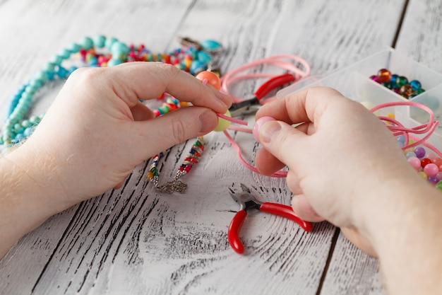 Boucles d'oreilles en pâte polymère.