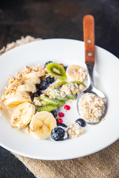 bouillie d'avoine repas de fruits collation sur la table copie espace fond de nourriture