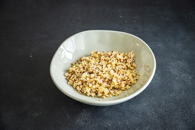 bouillie de boulgour quinoa mélange de céréales frais repas sain régime alimentaire snack sur la table copie espace alimentaire