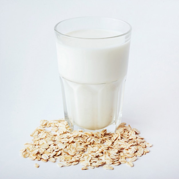 Bouillie du matin, blé et verre de lait