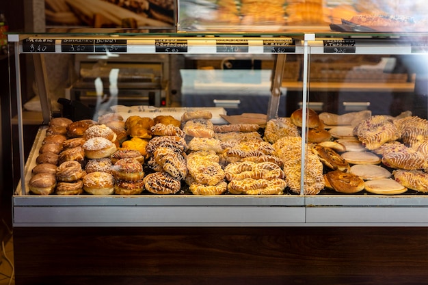 Photo boulangerie affichage pain de sucre bonbons beignets