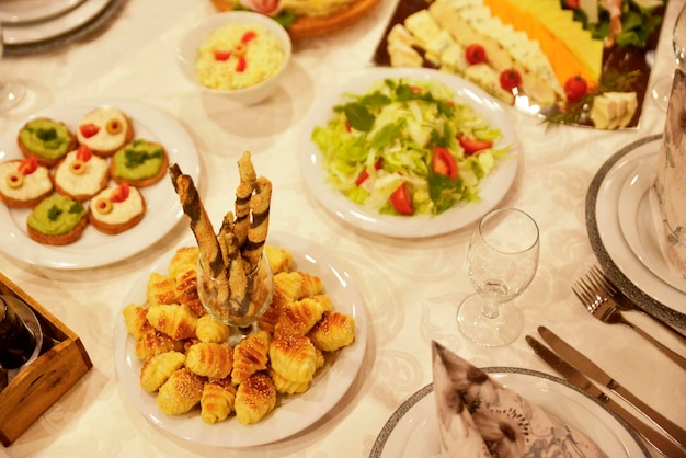 La boulangerie et la salade sont délicieuses.