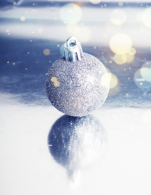 Boule d'argent avec reflet