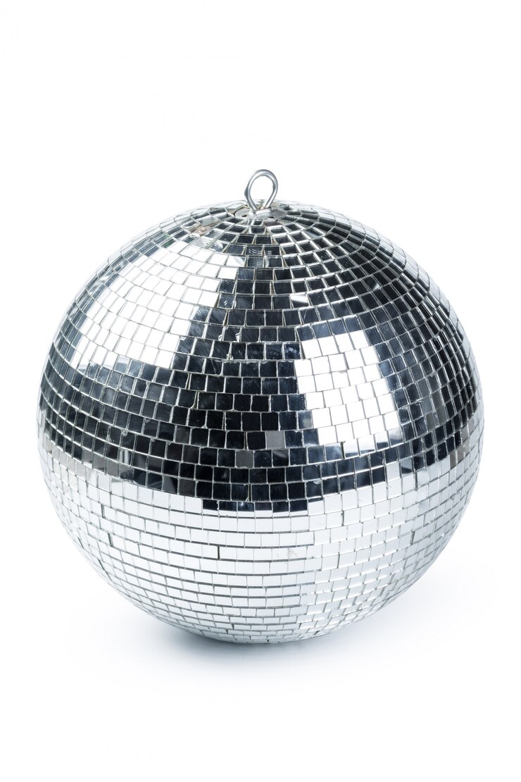 Boule disco closeup isolé sur blanc
