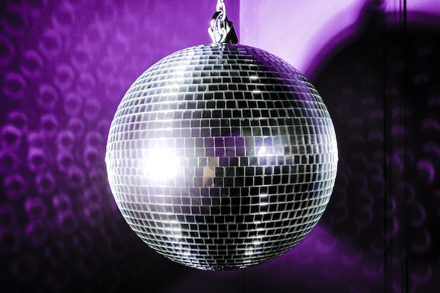 Une boule disco miroir