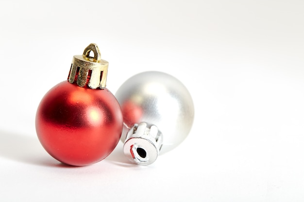 Boule de Noël rouge et argent