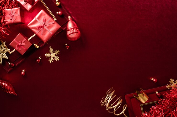Photo boule de noël rouge et ruban sur tissu feutre rouge velours
