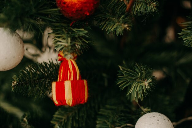 Boule de Noël sur le sapin