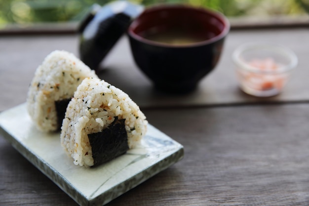 Boule de riz onigiri