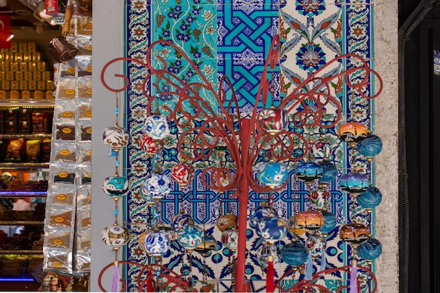 Boules en céramique turques colorées comme souvenirs