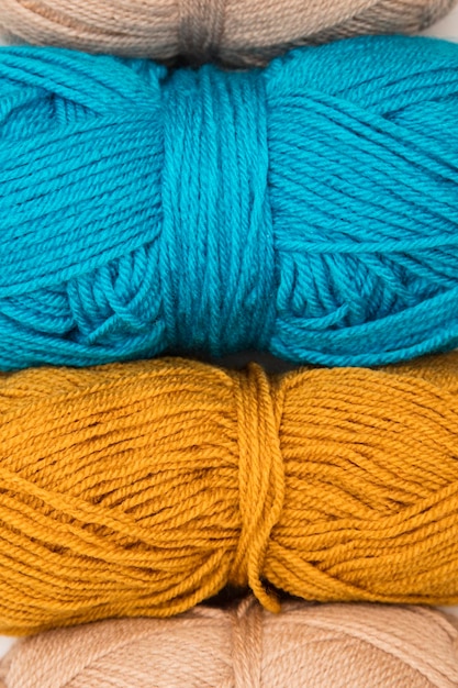 Boules colorées de fil de laine à tricoter Vue d'en haut