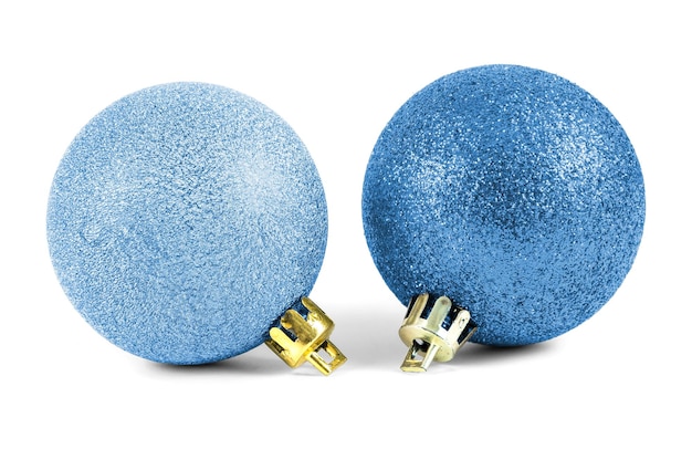 Boules de Noël bleu sur fond blanc