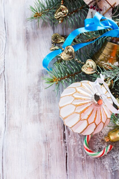 Boules de Noël colorées