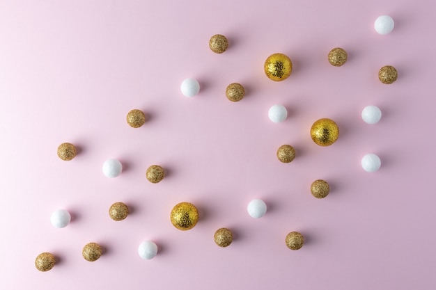 Boules de paillettes dorées et blanches