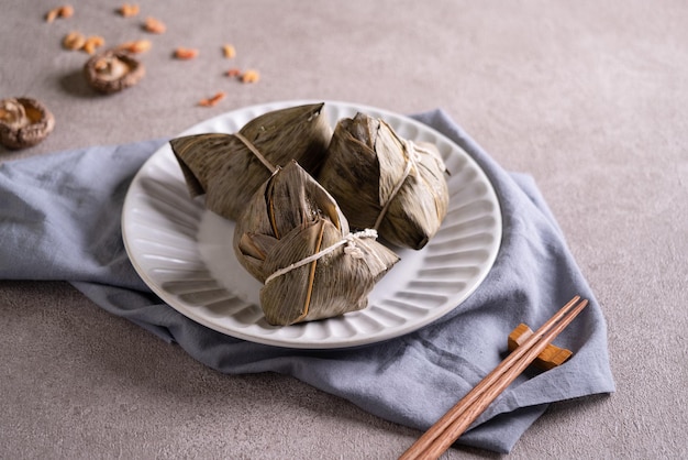 Boulette de riz Zongzi pour la nourriture du festival des bateaux-dragons de Duanwu