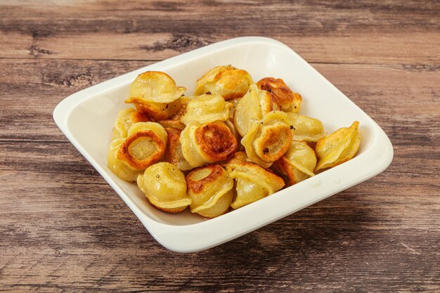 Boulette russe frite avec de la viande