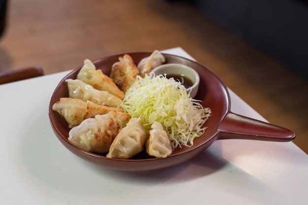 Boulettes frites Gyoza en plaque