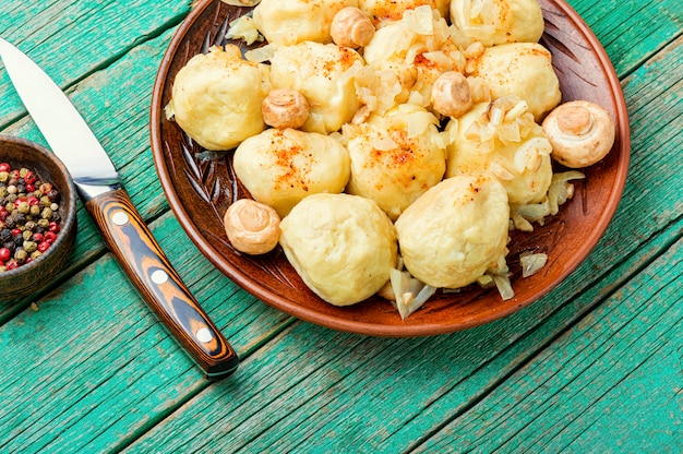 Boulettes maison aux champignons.