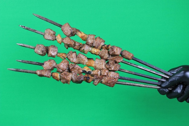 Boulettes De Viande Brochettes Isolées Sur Écran Vert Chroma Key Photos Premium