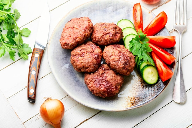 Boulettes de viande maison à la vapeur.