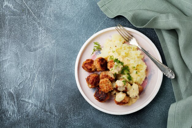 Boulettes de viande avec purée de pommes de terre