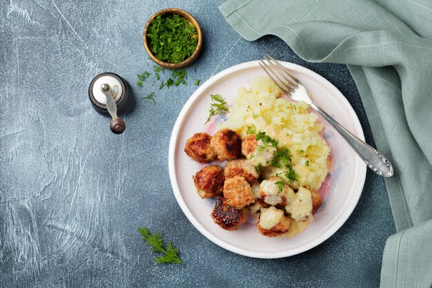 Boulettes de viande avec purée de pommes de terre