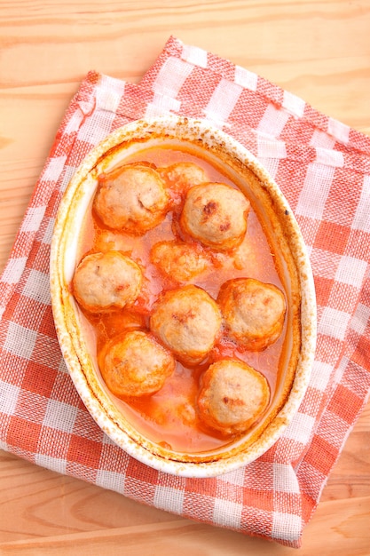 Photo boulettes de viande à la sauce tomate en italien