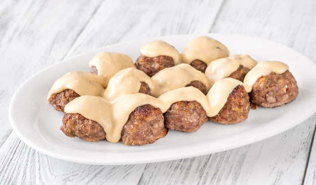 Boulettes de viande suédoises avec sauce à la crème