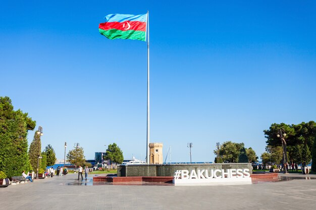 Boulevard de Bakou, mer Caspienne