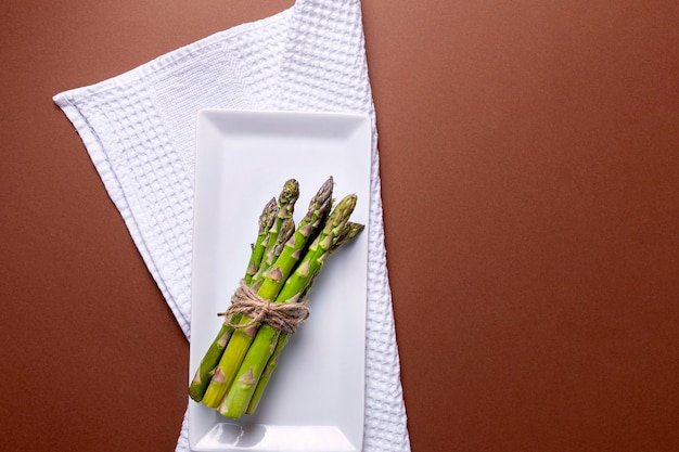 Bouquet d'asperges sauvages nationales