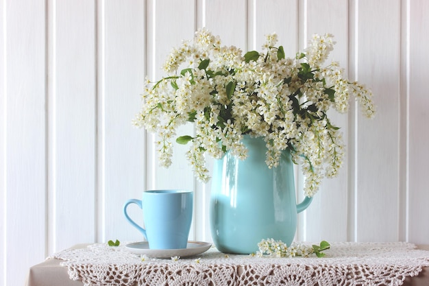 Bouquet de branches de cerisier en fleurs