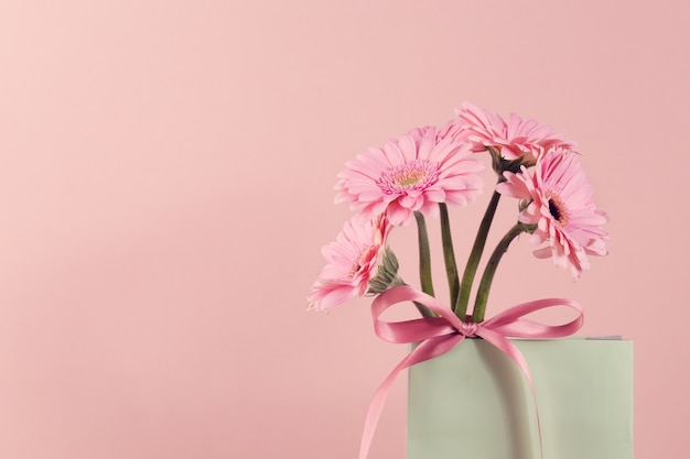 Photo bouquet de fleurs dans la boîte