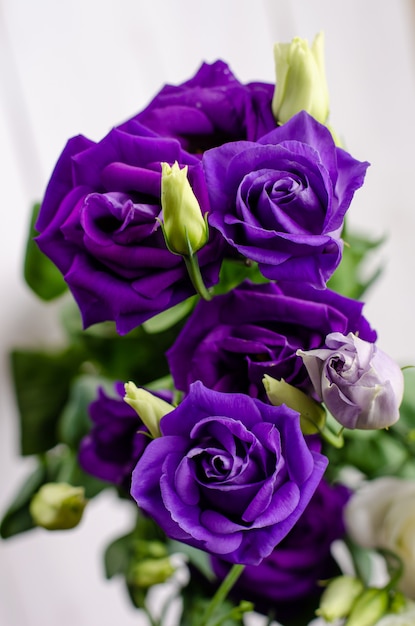 Photo bouquet de fleurs d'eustoma violet