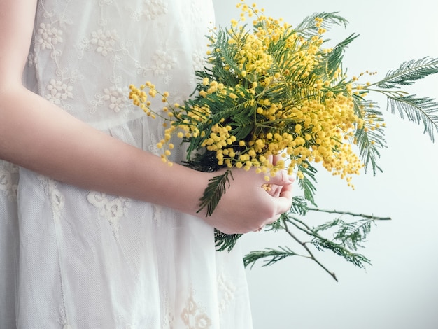 Bouquet de fleurs jaunes et brillantes