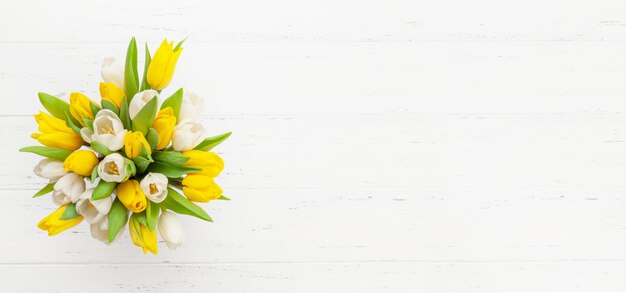 Bouquet de fleurs de tulipes colorées