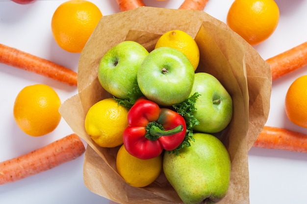 bouquet de fruits et légumes.