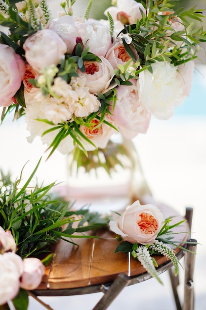 Photo bouquet de mariage orchidées et pivoines bouquet de mariage d'art et fond de fleurs