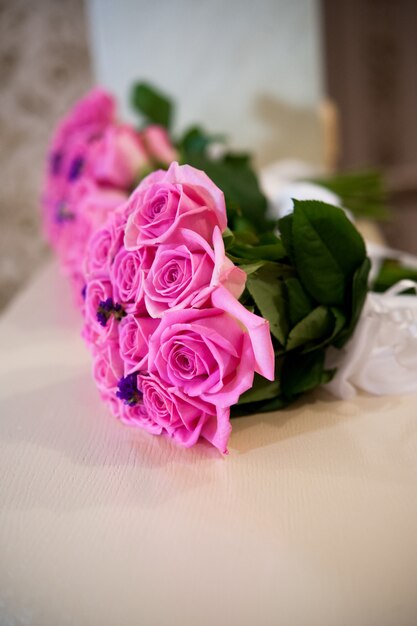 Bouquet de mariée de fleurs différentes