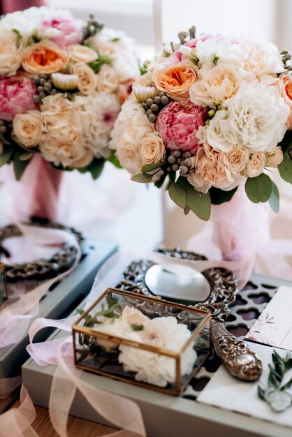 Bouquet de mariée de fleurs fraîches