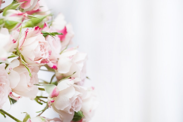 Bouquet de mariée de roses roses