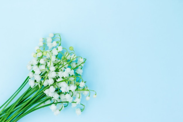 Bouquet de muguet. Un rendez-vous romantique. Le concept de printemps, mai, été.