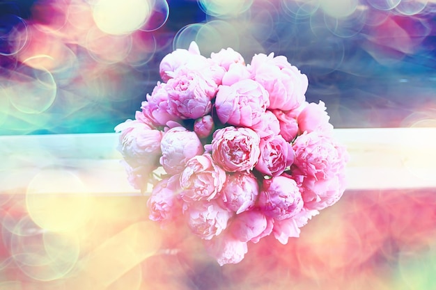 bouquet de pivoines roses, cadeau de printemps, fond romantique de fleurs délicates, look d'été