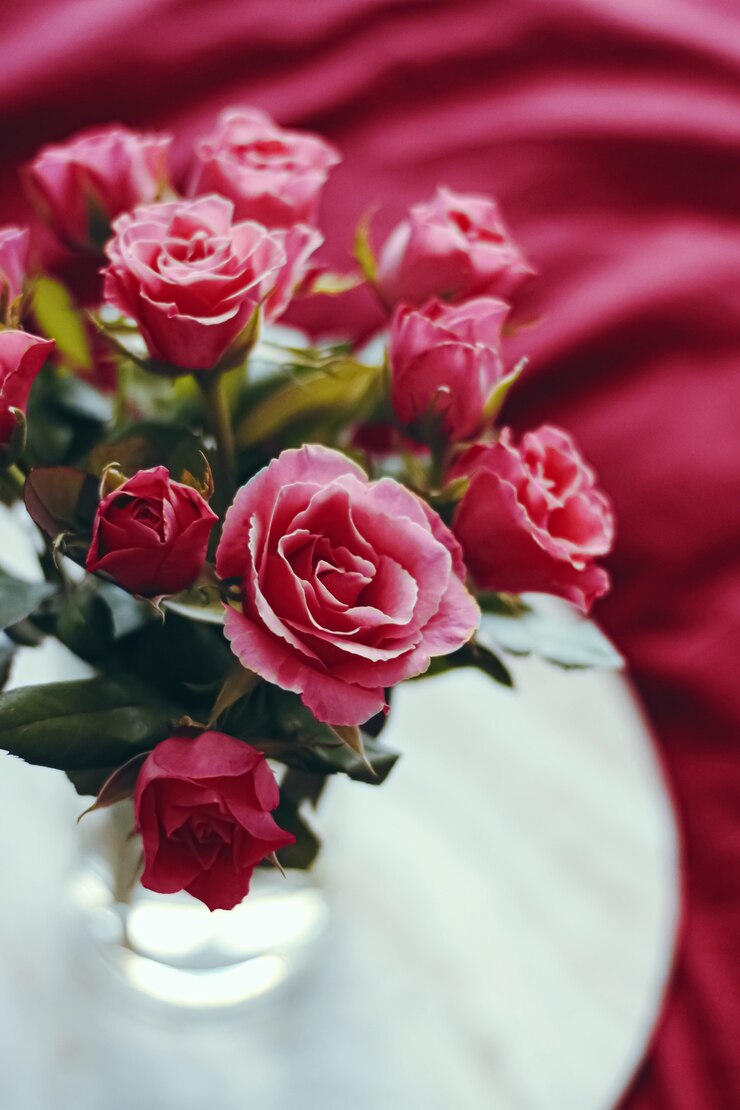 Bouquet romantique de roses se bouchent
