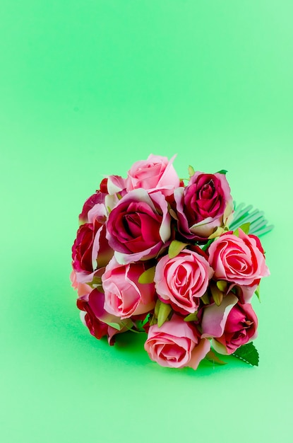 Bouquet de roses sur un green