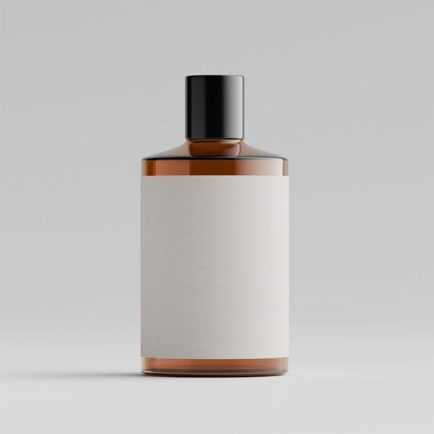 Bouteille cosmétique avec étiquette blanche isolée sur fond gris