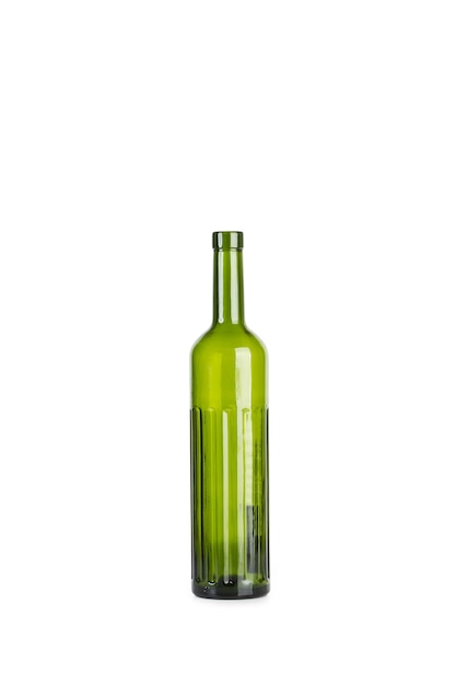 Bouteille de cristal vert isolé sur fond blanc