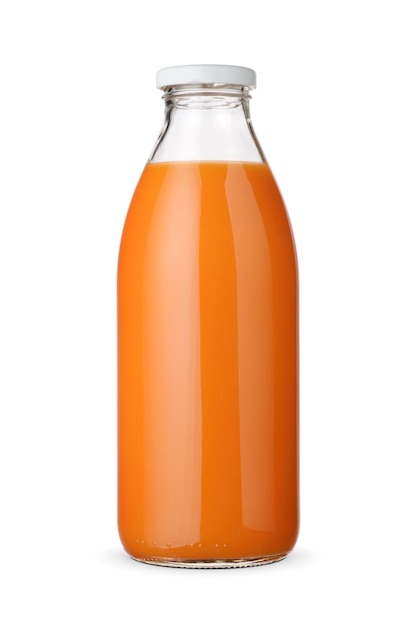 Bouteille avec du jus de carotte isolé