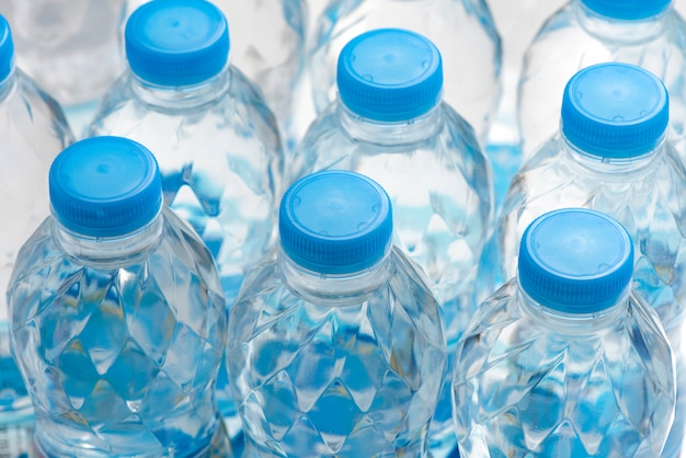 Bouteille d'eau en plastique alimentaire