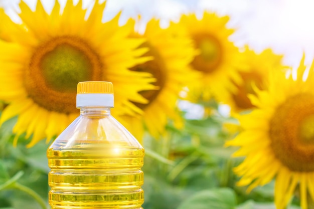 Une bouteille d'huile avec un bouchon jaune qui dit "tournesol".