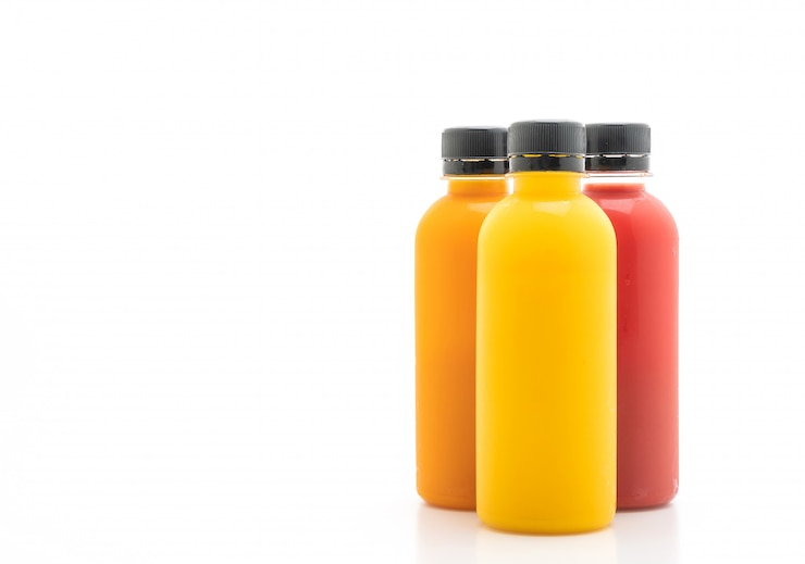 Photo bouteille de jus de fruits et de légumes (boisson saine)